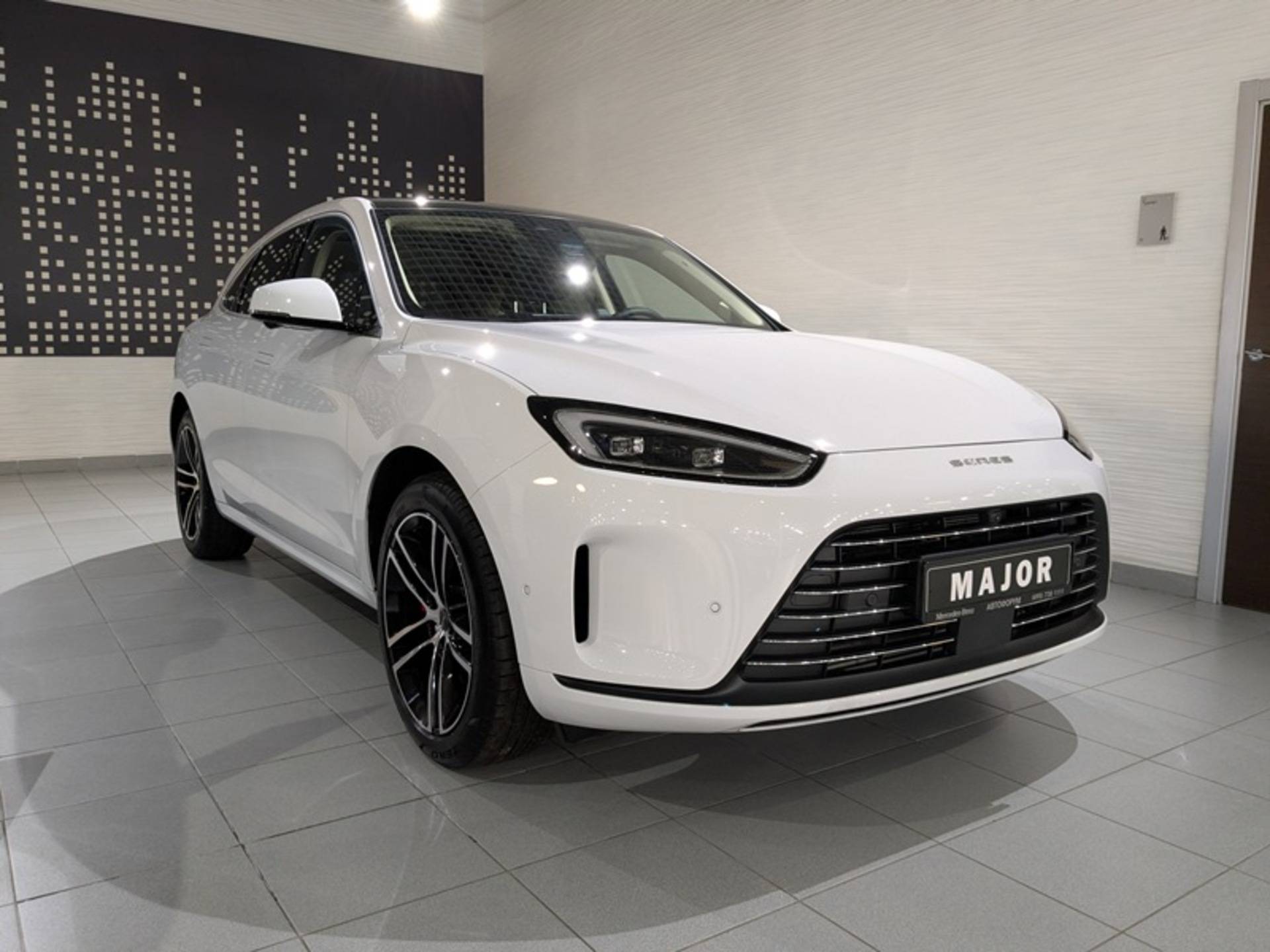 Seres M5 Premium 1.5hyb AT 4WD