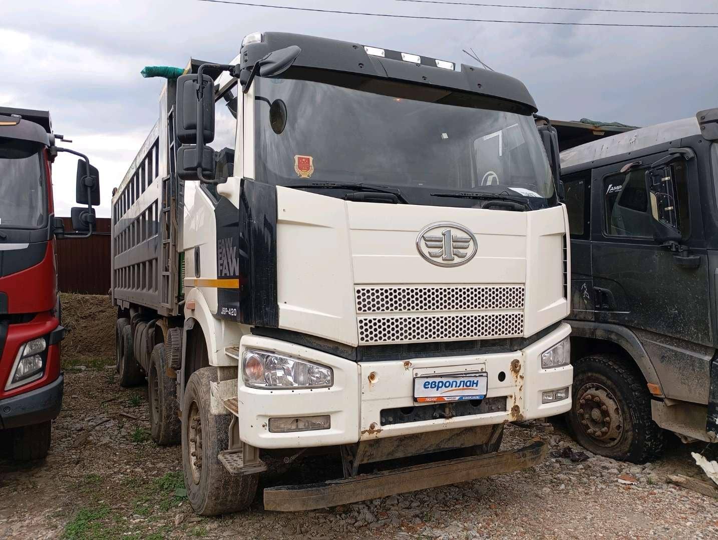 FAW CA3310P66K24T4E5 8х4,  125 241 км, 2023 года в лизинг