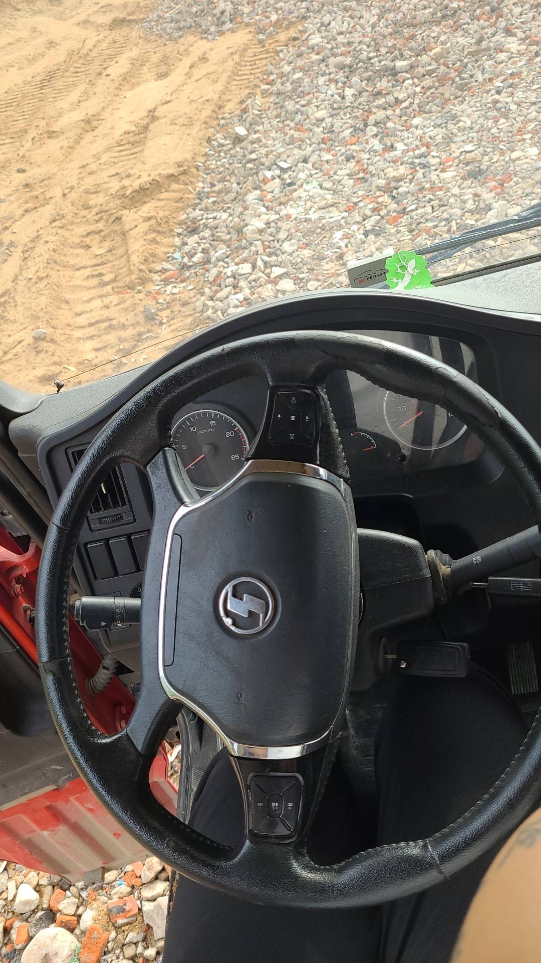 Shacman SX33186W366C,  100 км, 2022 года в лизинг