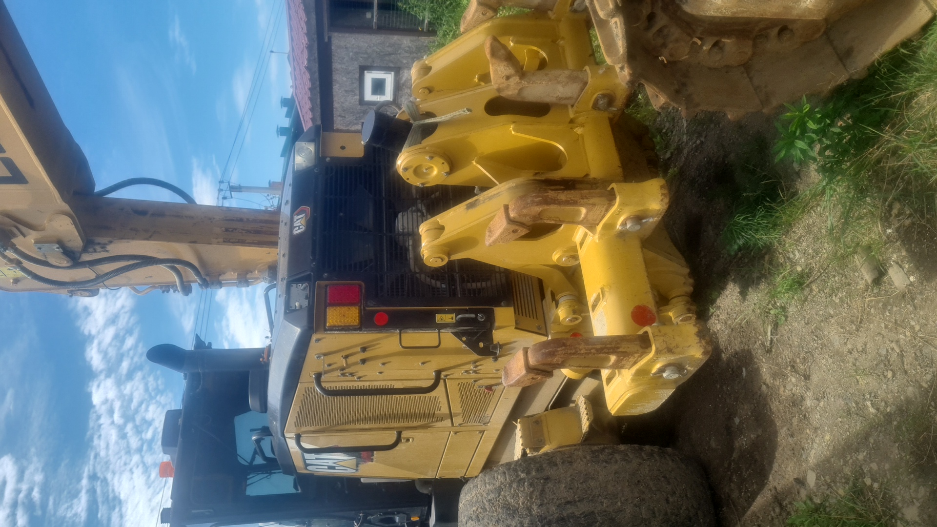 CATERPILLAR 150 AWD