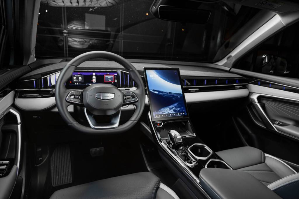 Geely Atlas Флагман 2.0Т АТ полный привод