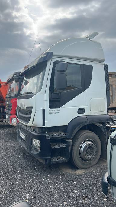 IVECO Stralis AT440S42T/P RR 4x2 (HI-ROAD)