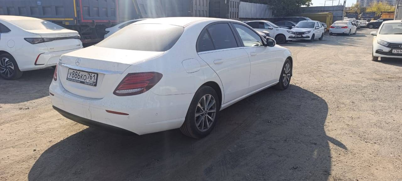 Mercedes-Benz E седан,  271 052 км, 2018 года в лизинг