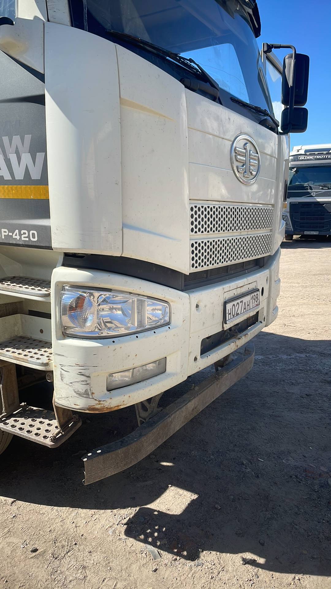 FAW CA3310P66K24T4E5 8х4,  140 964 км, 2022 года в лизинг