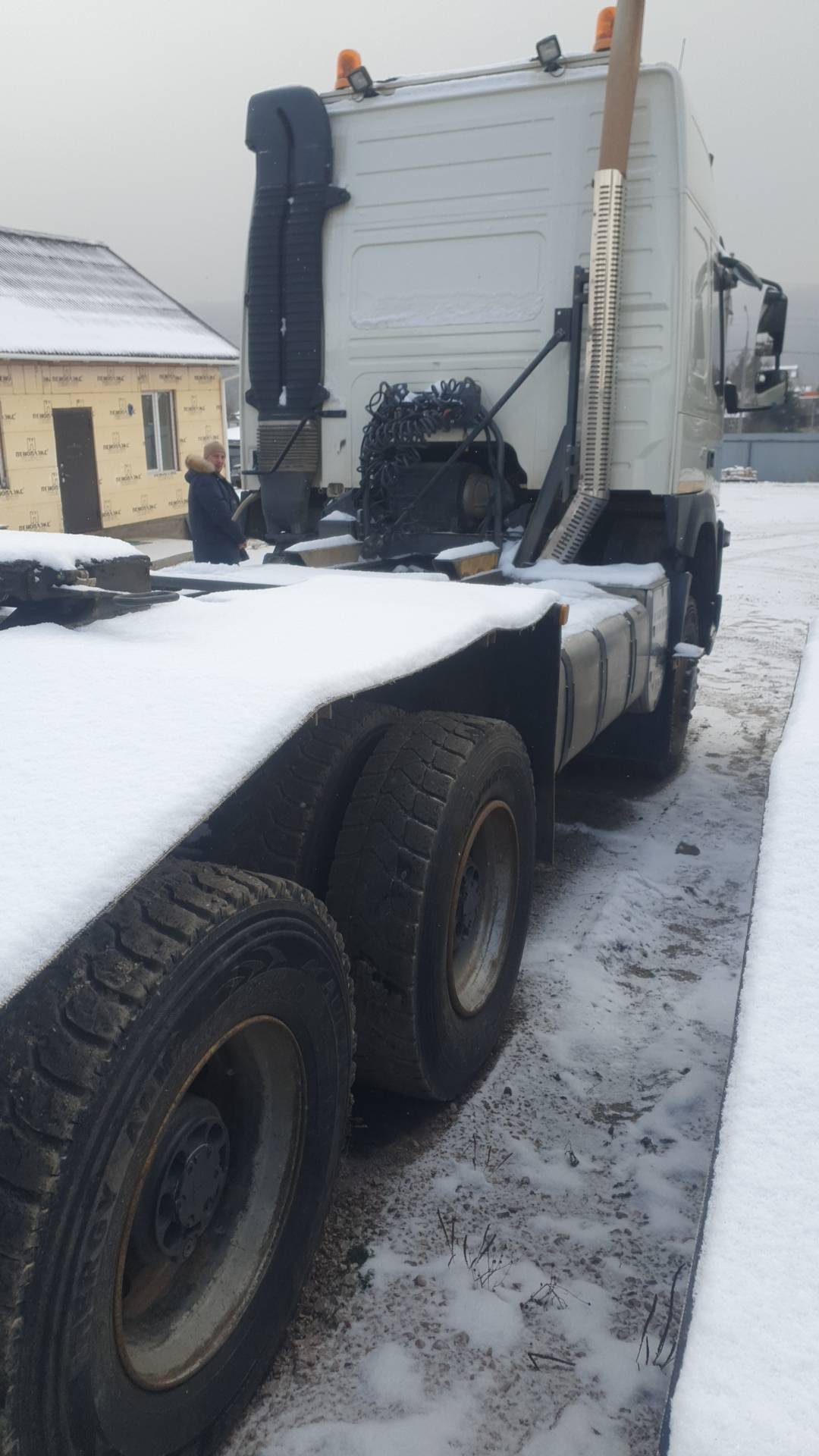 Volvo FMX 460 6x6 (FMX Globetrotter),  330 000 км, 2017 года в лизинг