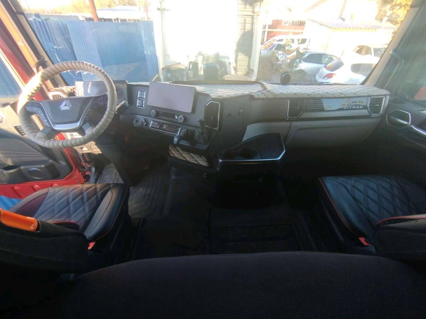 Sitrak С7Н 6×4 ZZ4256V364HE,  469 269 км, 2023 года в лизинг