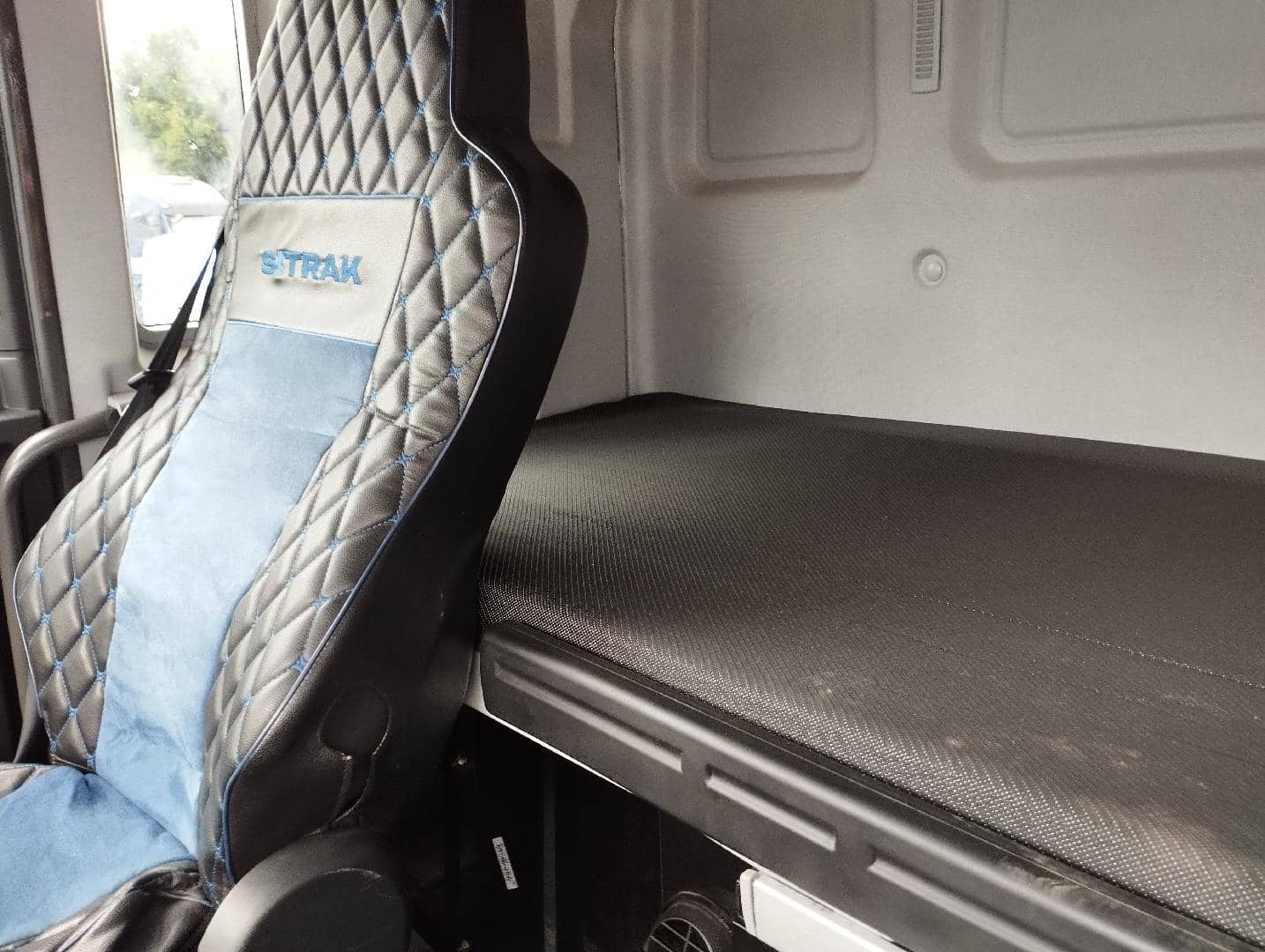 Sitrak С7Н 6×4 ZZ4256V364HE,  230 727 км, 2023 года в лизинг
