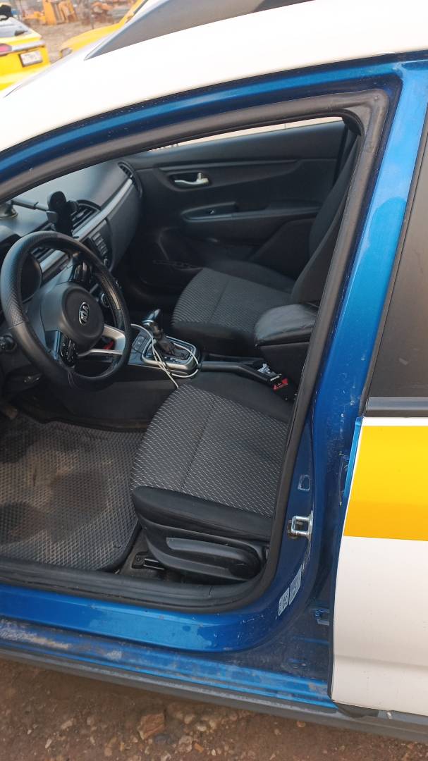 KIA Rio X-Line,  328 000 км, 2019 года