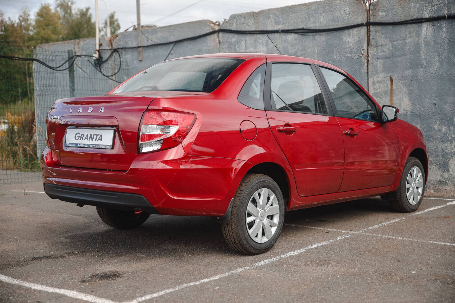 Lada Granta седан Comfort 1.6 90hp 5MT