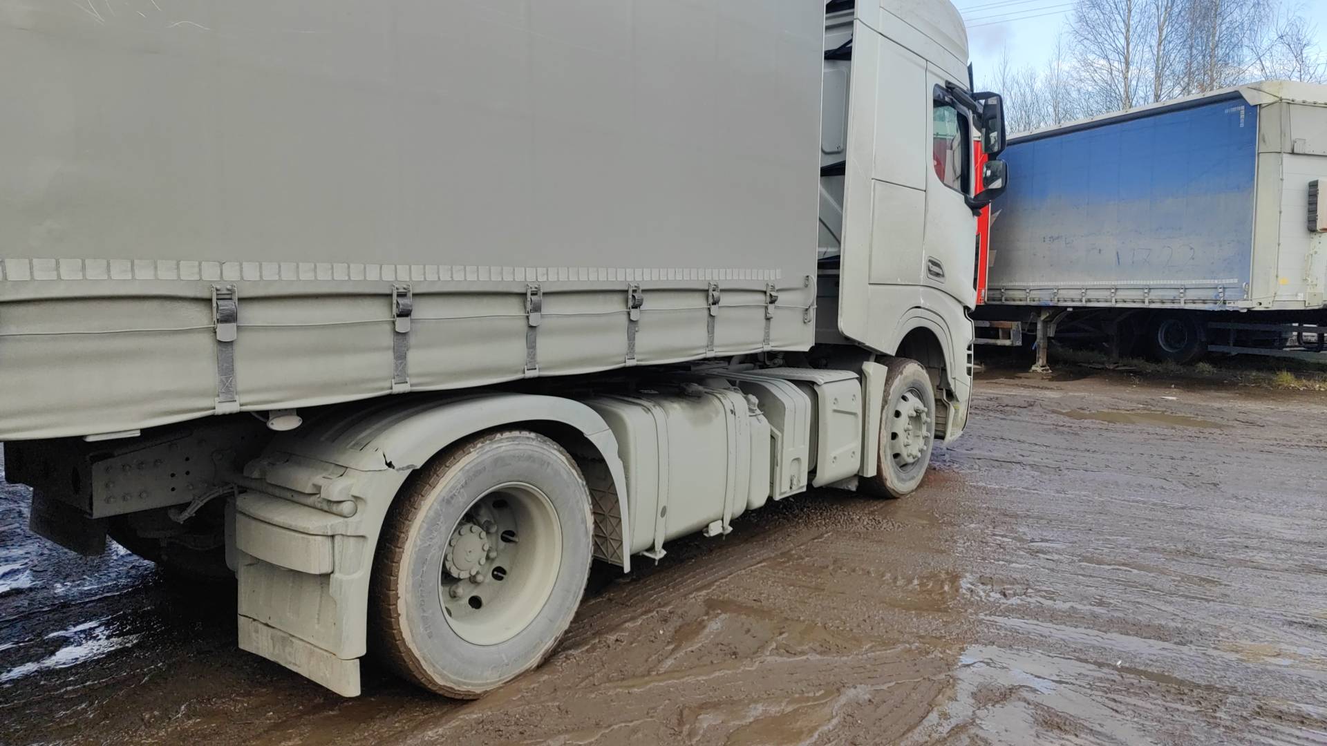 Shacman SX4188YY381,  483 140 км, 2023 года в лизинг