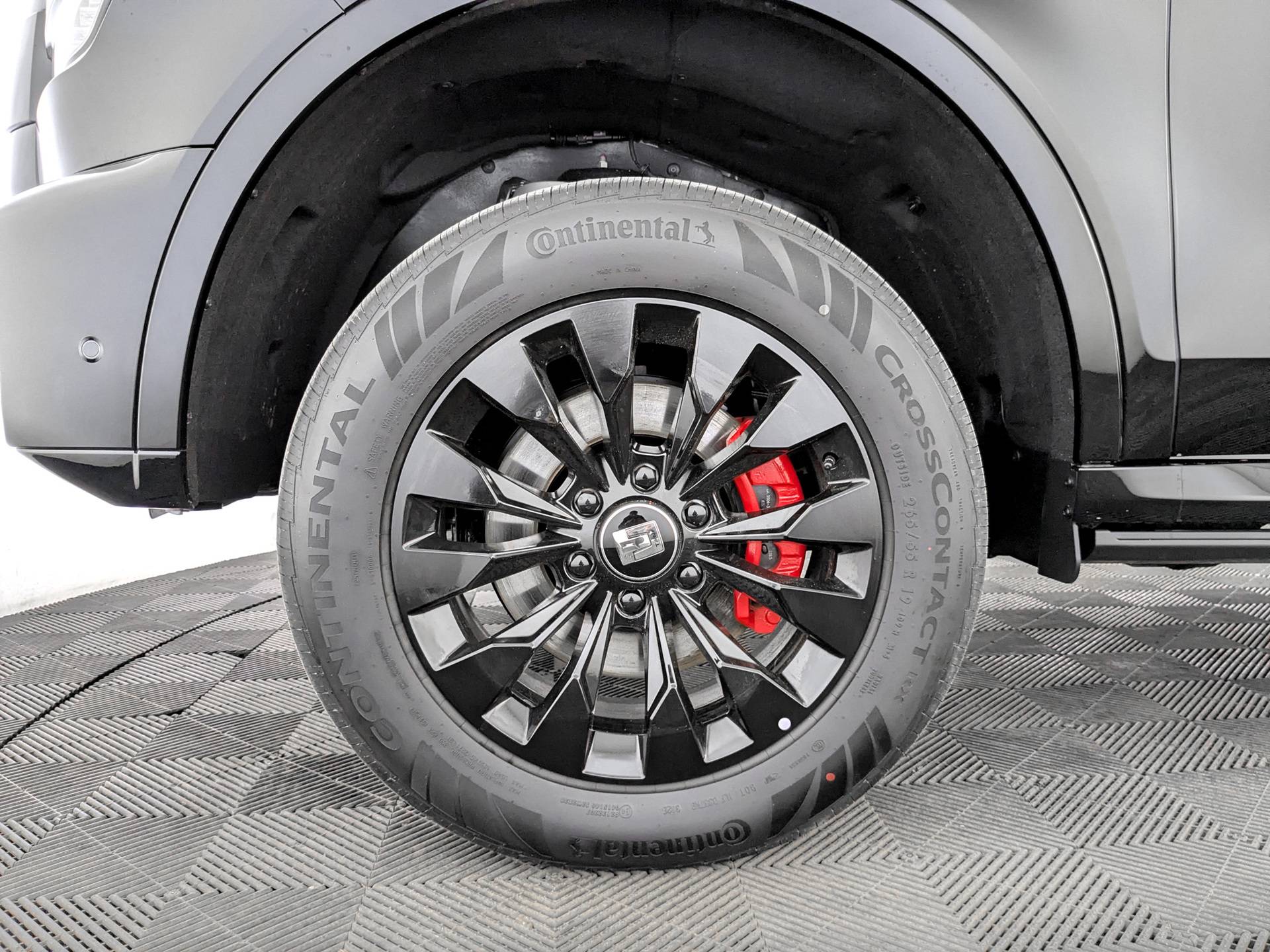 Tank 500 BLACKTRAIL  3.0 9AT 4WD