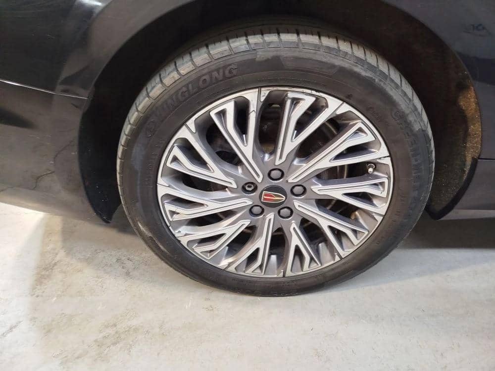 Hongqi H5,  208 751 км, 2023 года в лизинг