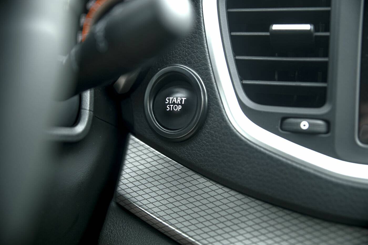 Lada Vesta седан Enjoy 24 1.8 122hp AT