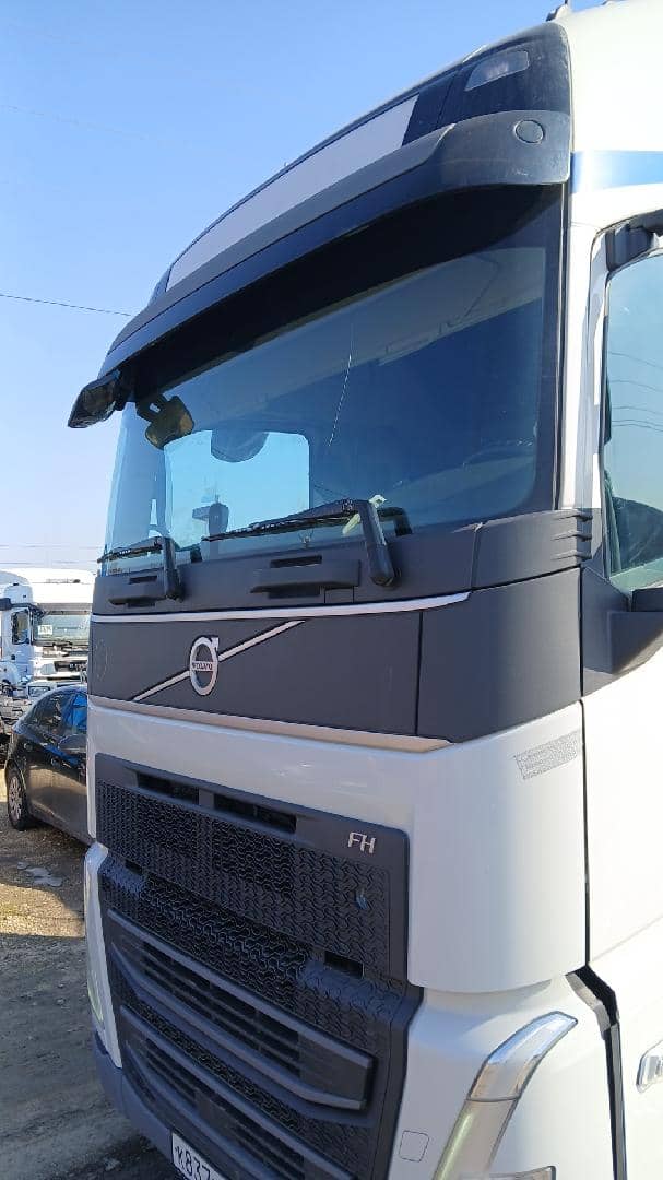 Volvo FH 460 4x2 (FH Globetrotter),  682 502 км, 2022 года в лизинг