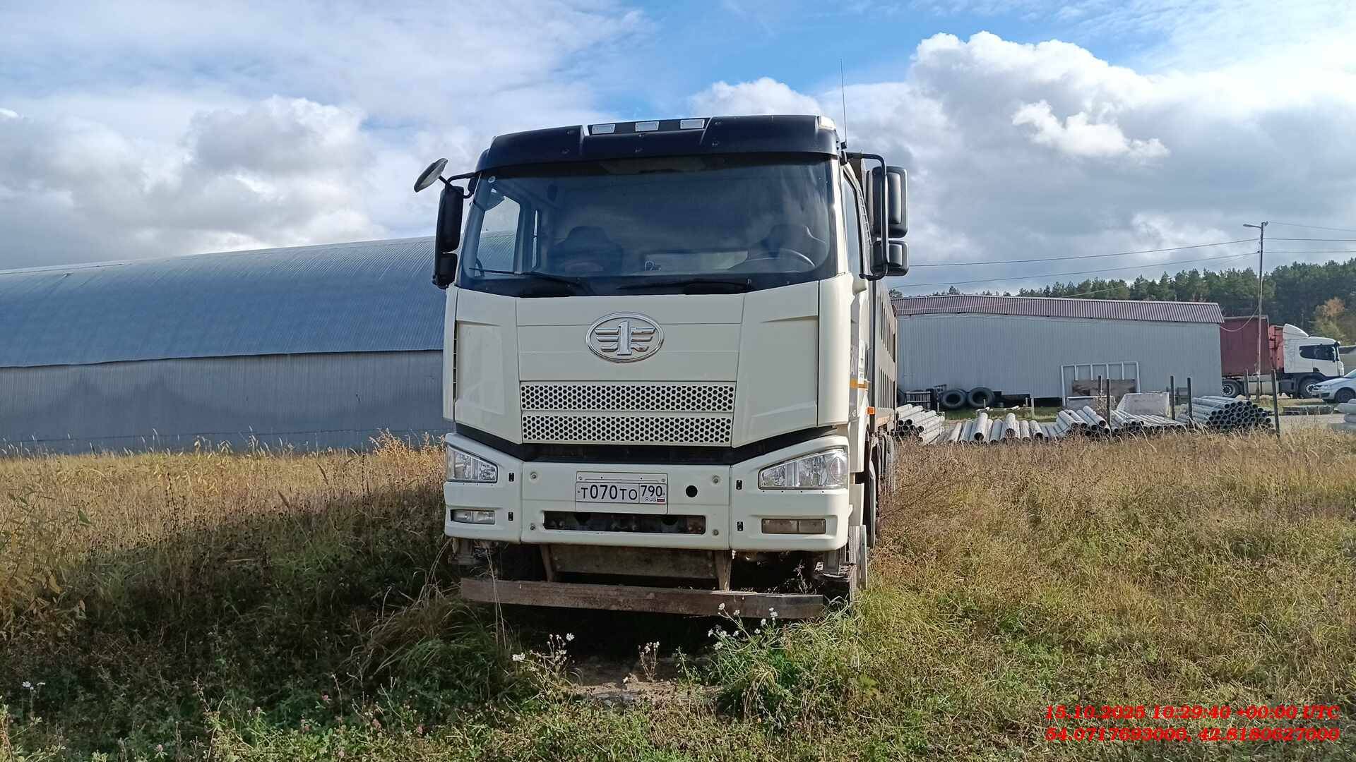 FAW CA3310P66K24T4E5 8х4,  140 685 км, 2023 года в лизинг