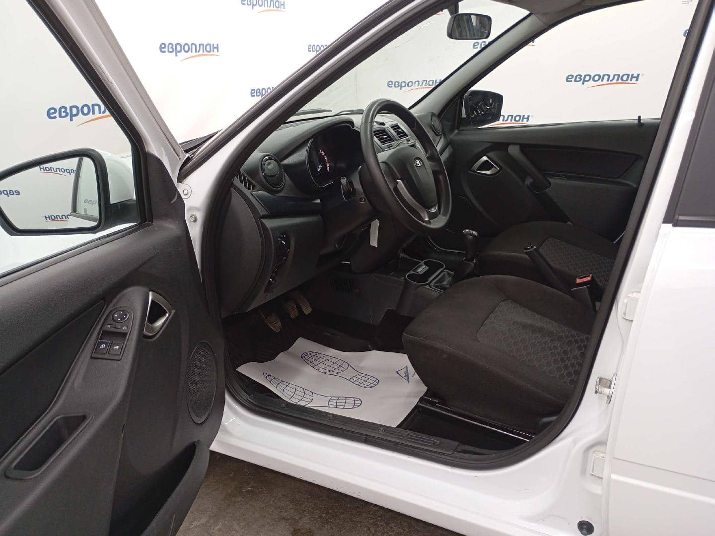 Lada Granta седан,  102 918 км, 2023 года в лизинг