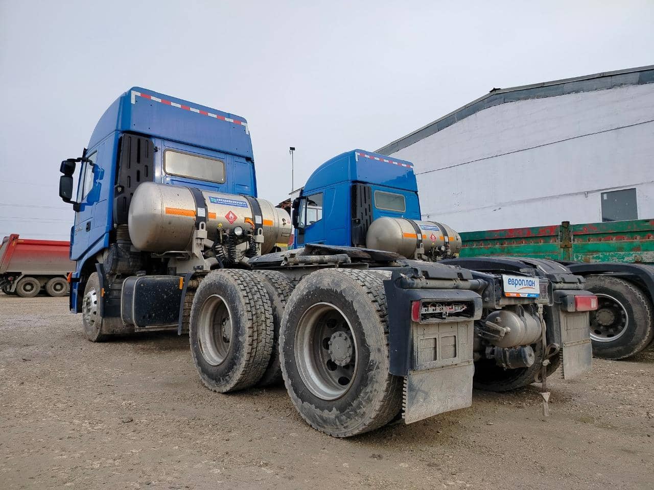 HONGYAN CQ4187HD12381T LNG,  180 000 км, 2023 года в лизинг