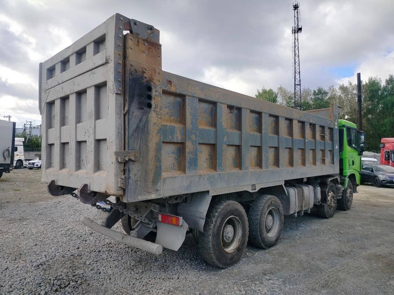 Shacman SX331863366 (скальный кузов),  166 202 км, 2022 года в лизинг