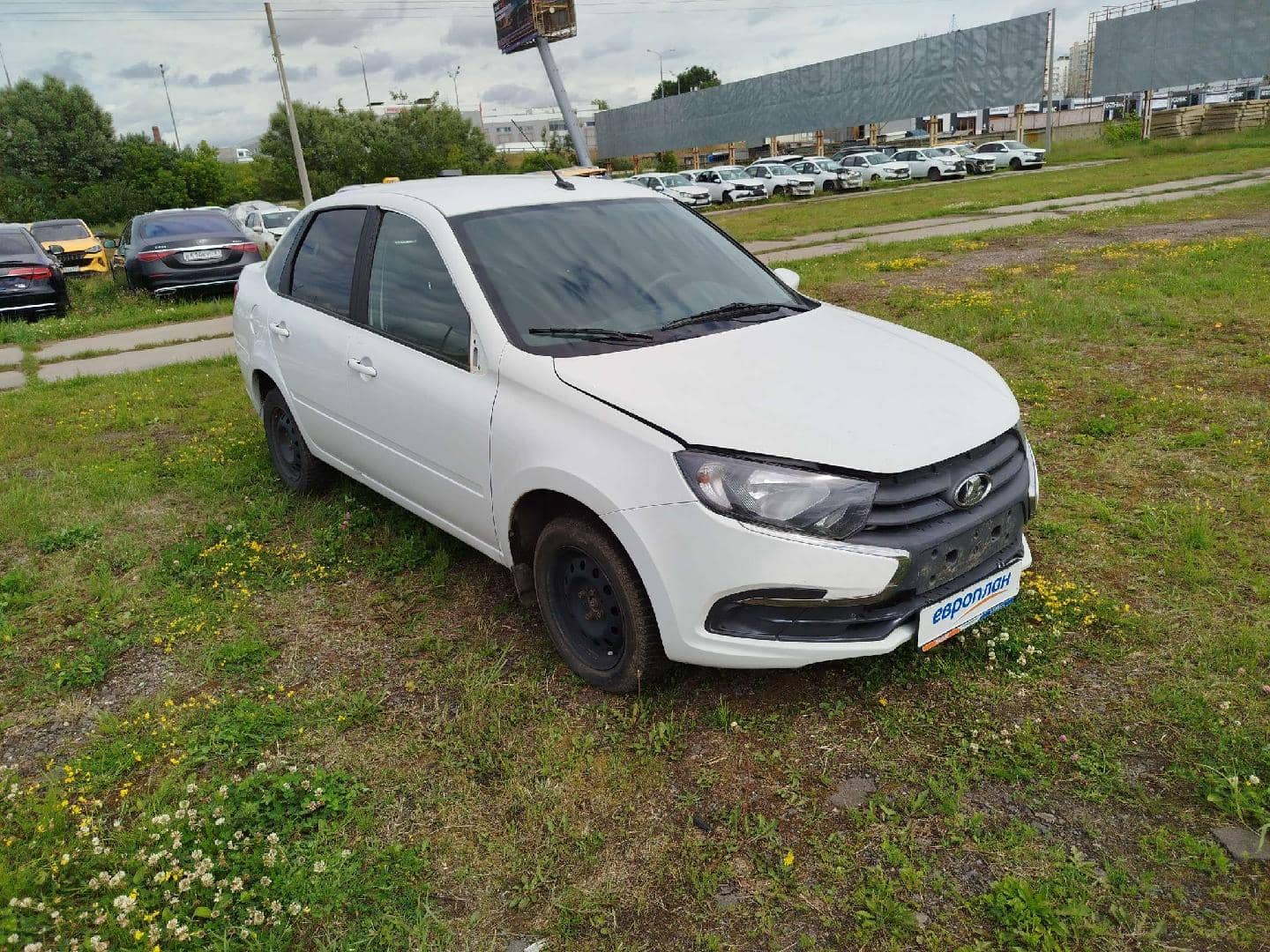 Lada Granta седан,  117 538 км, 2023 года в лизинг