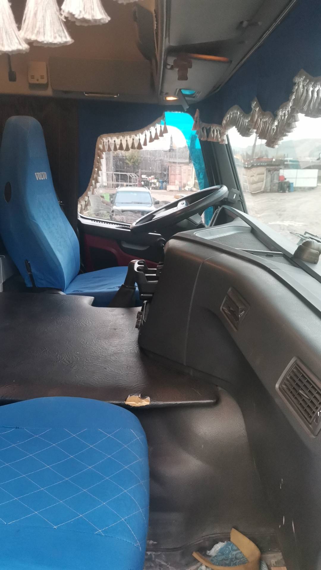 Volvo FMX 460 6x6 (FMX Globetrotter),  372 114 км, 2017 года в лизинг