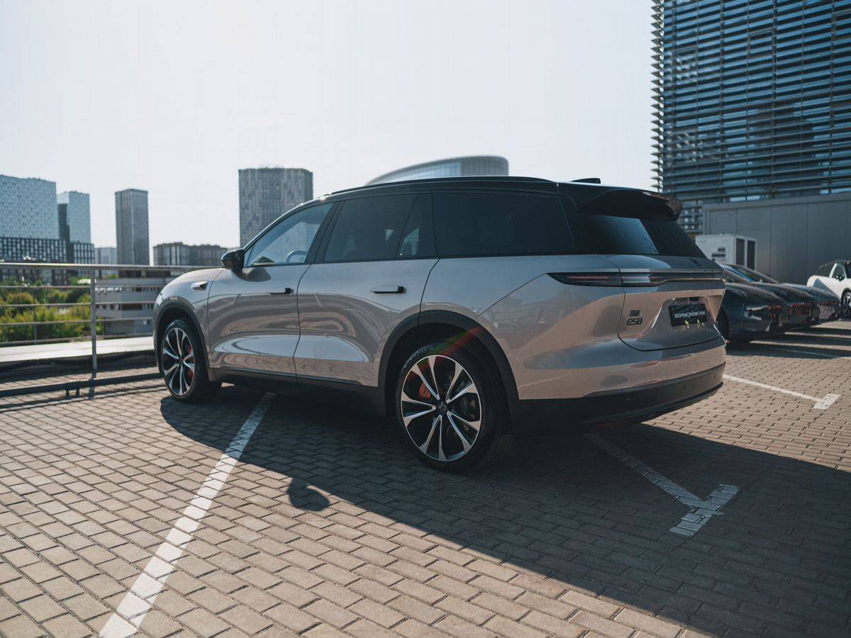 Nio ES8 100 kWh Signature Edition