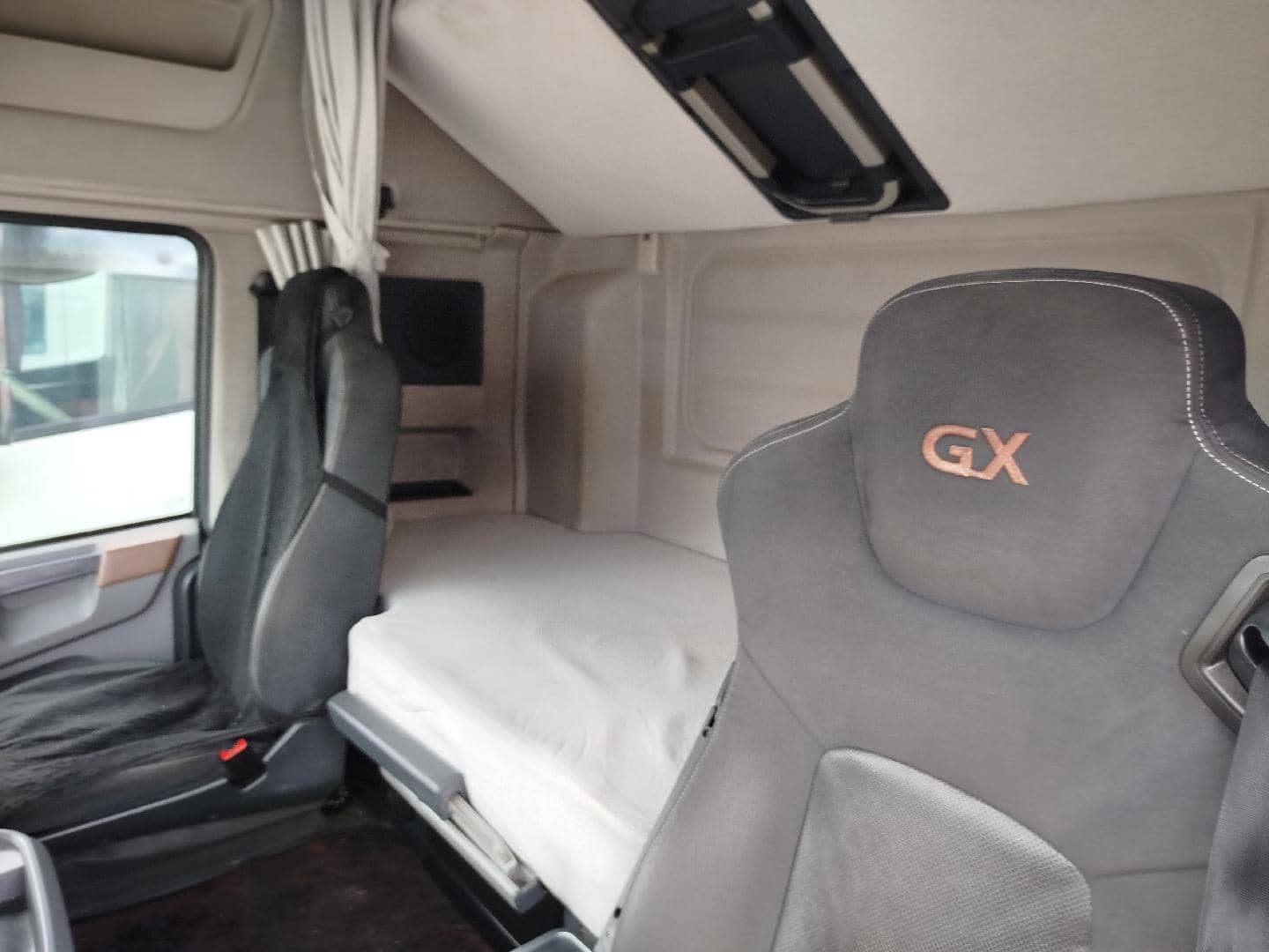 DongFeng GX D111A 4x2,  644 247 км, 2023 года в лизинг