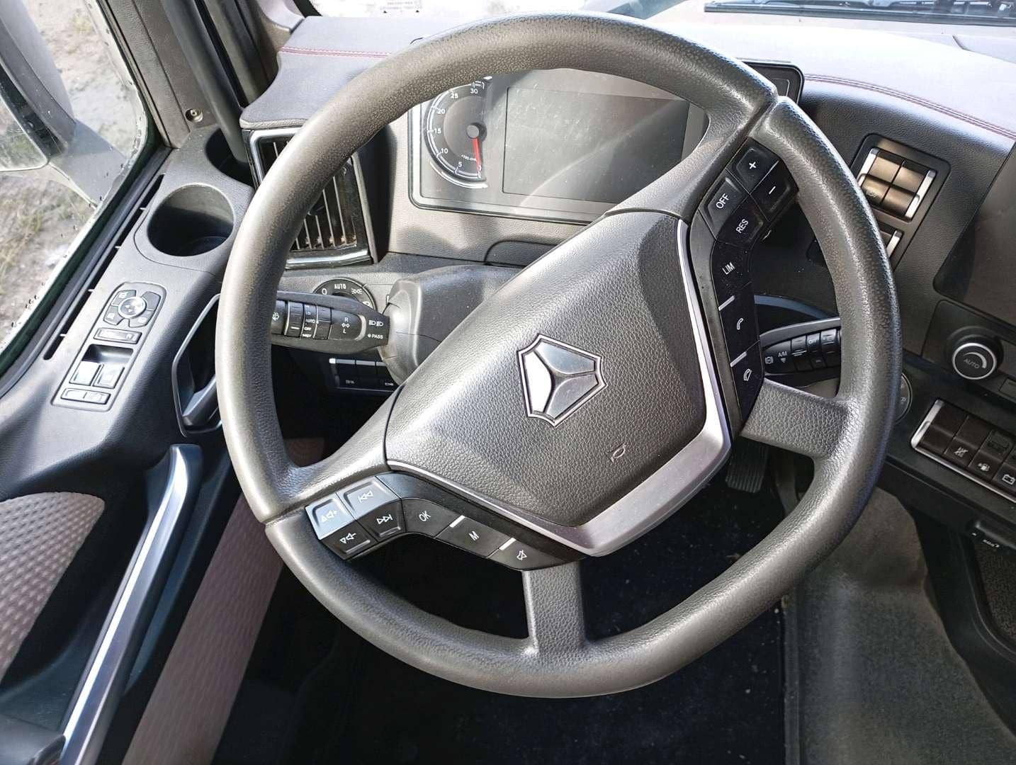 Sitrak С7Н MAX 6×4 ZZ4256V364HE,  273 194 км, 2023 года в лизинг