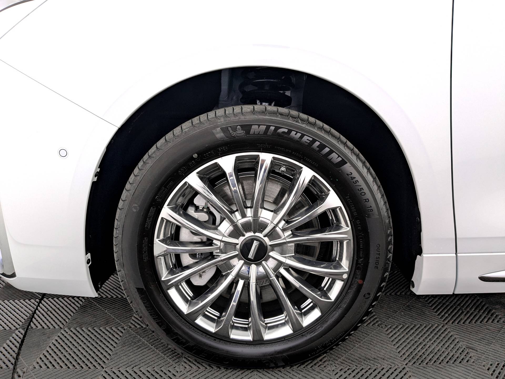 Wey 80 PHEV 1.5 T DHT 4WD Business Lounge