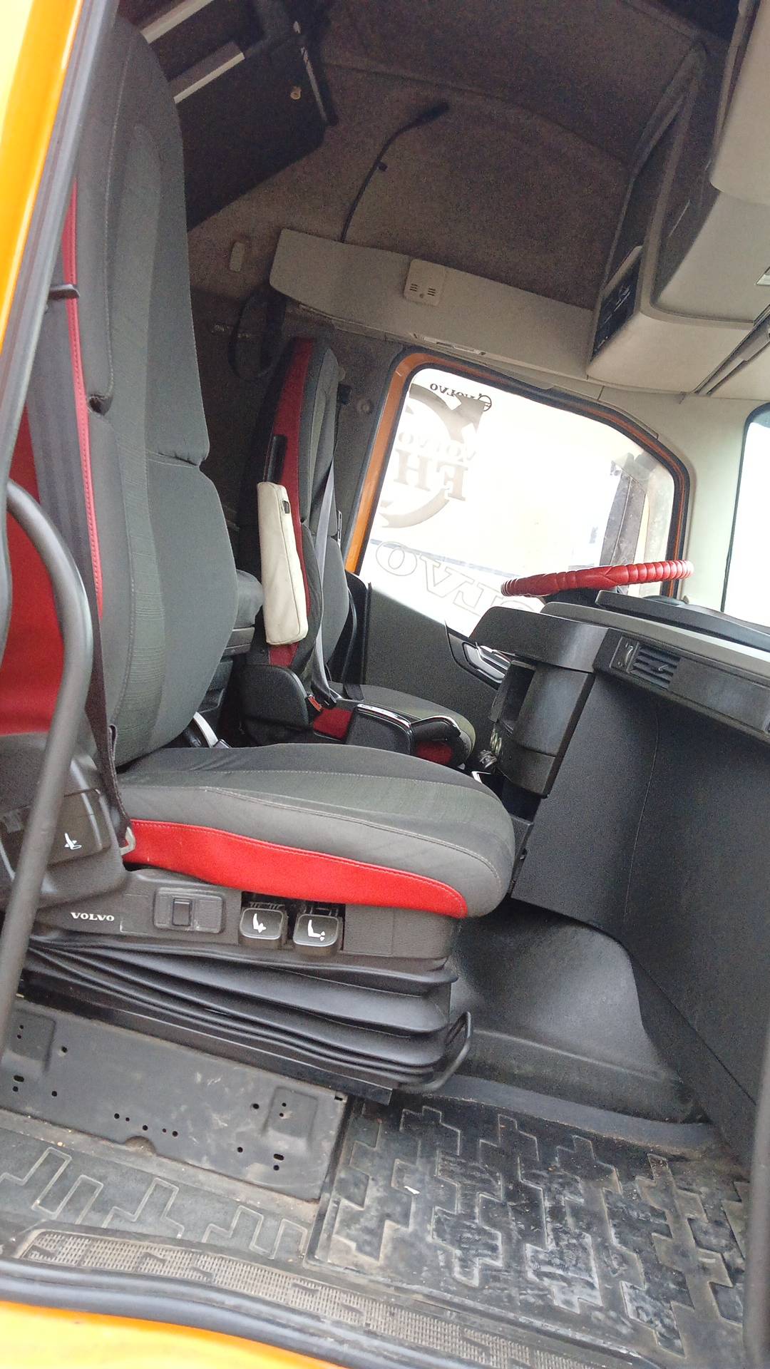 Volvo FH 420 4x2 (FH Globetrotter),  1 377 582 км, 2016 года в лизинг