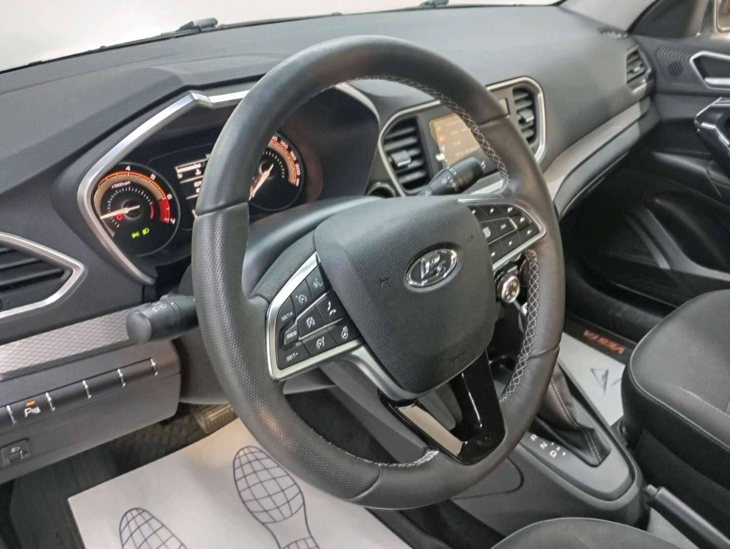 Lada Vesta седан,  42 793 км, 2024 года в лизинг