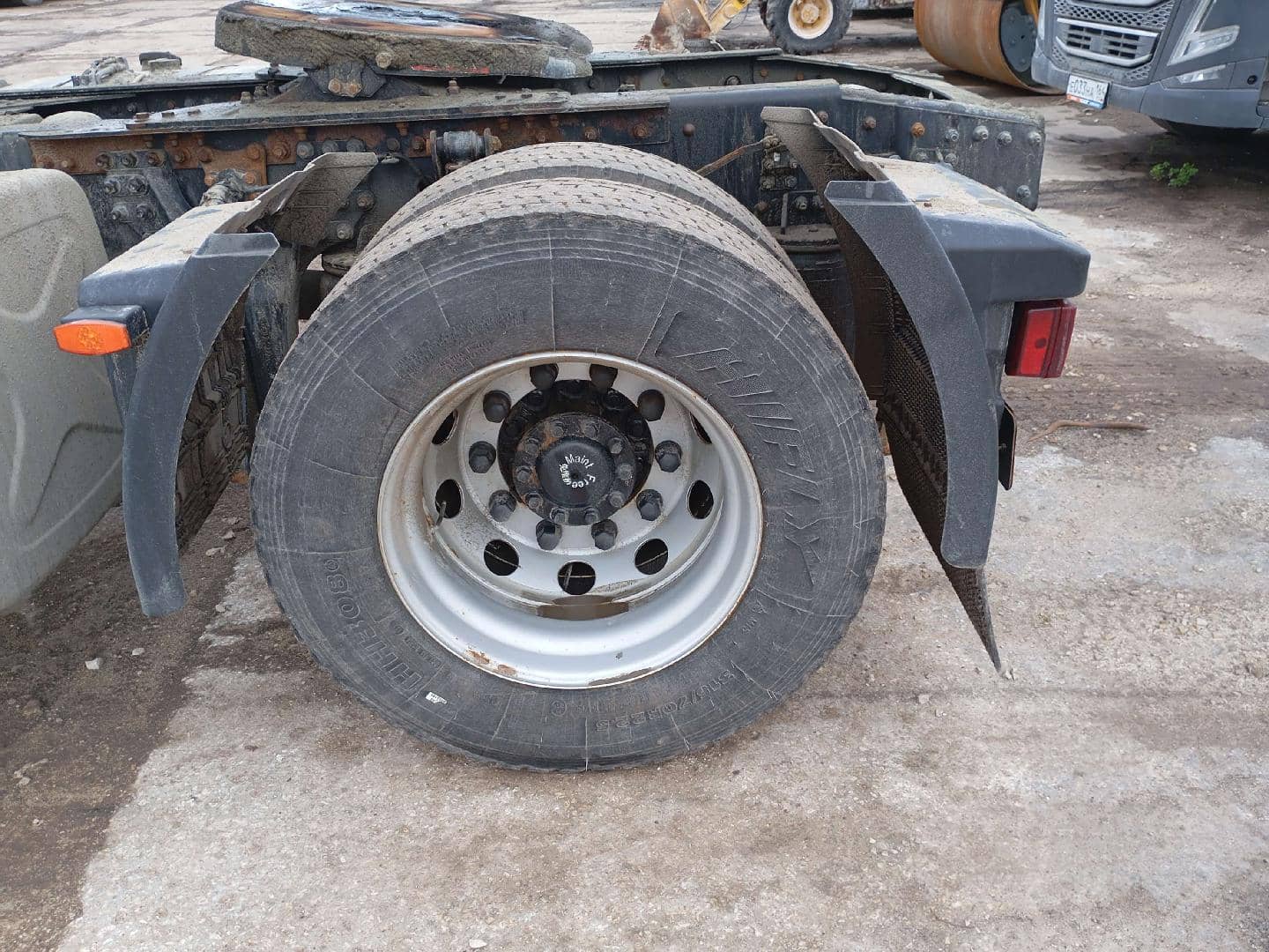 DongFeng GX DFH4180 4x2,  401 041 км, 2024 года в лизинг