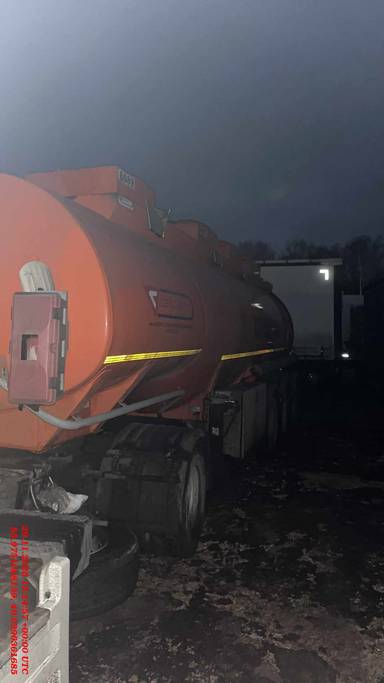 Сеспель Бензовоз SF3328 (964845)