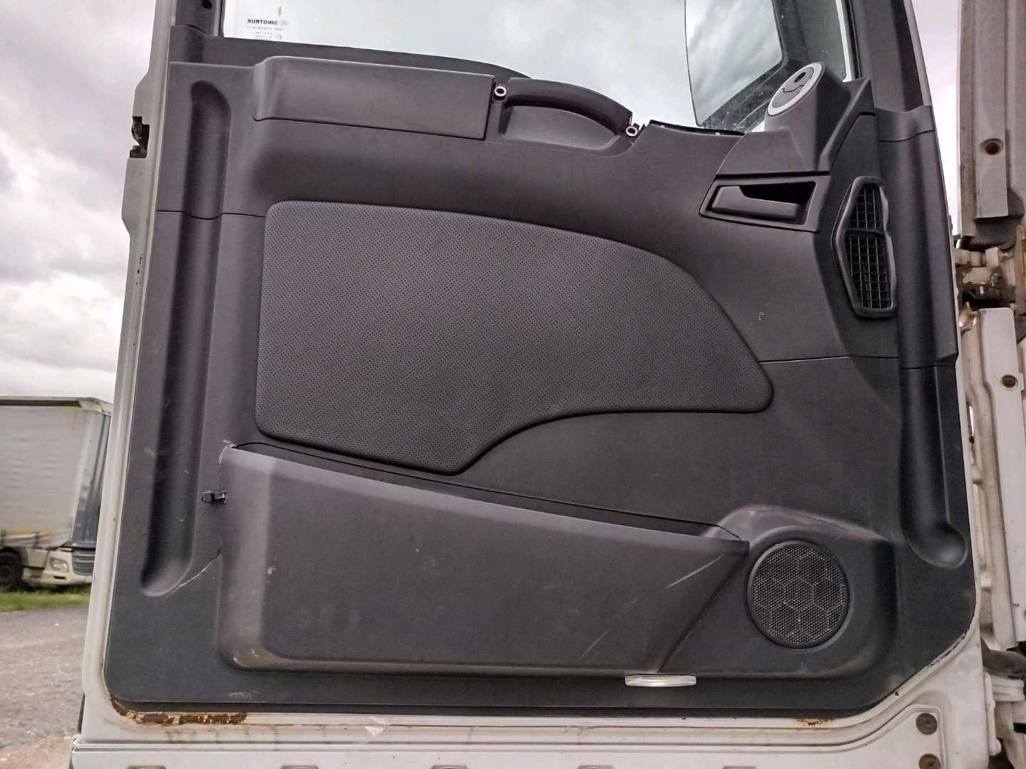 Sitrak C7H 4x2 ZZ4186V361HE,  725 975 км, 2022 года в лизинг