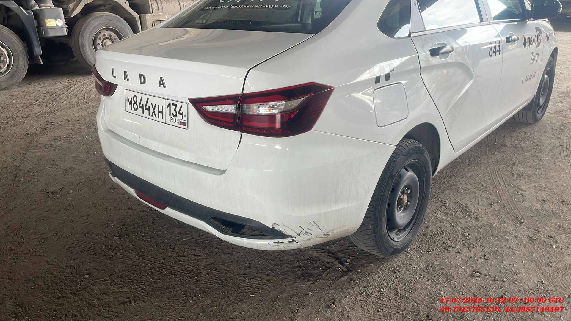 Lada Vesta седан,  100 978 км, 2023 года в лизинг