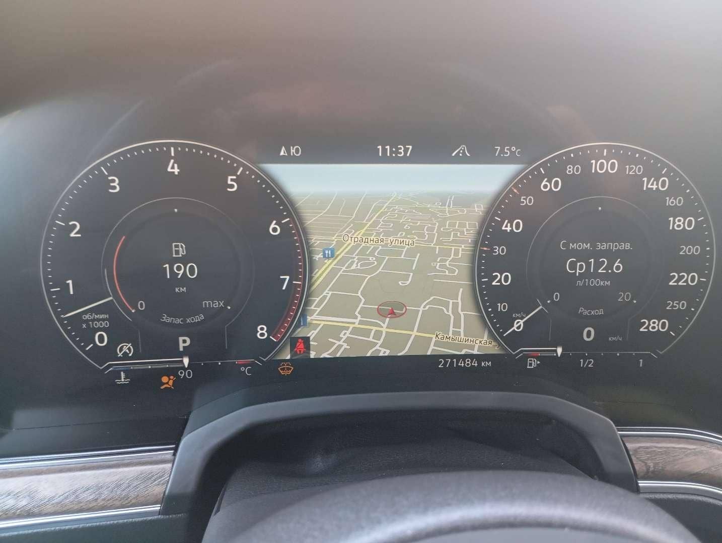 Volkswagen Touareg,  271 484 км, 2018 года в лизинг