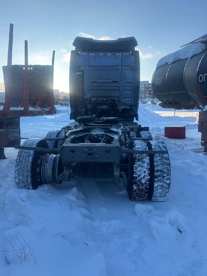 Sitrak С7Н MAX 6×4 ZZ4256V364HE,  77 102 км, 2023 года в лизинг