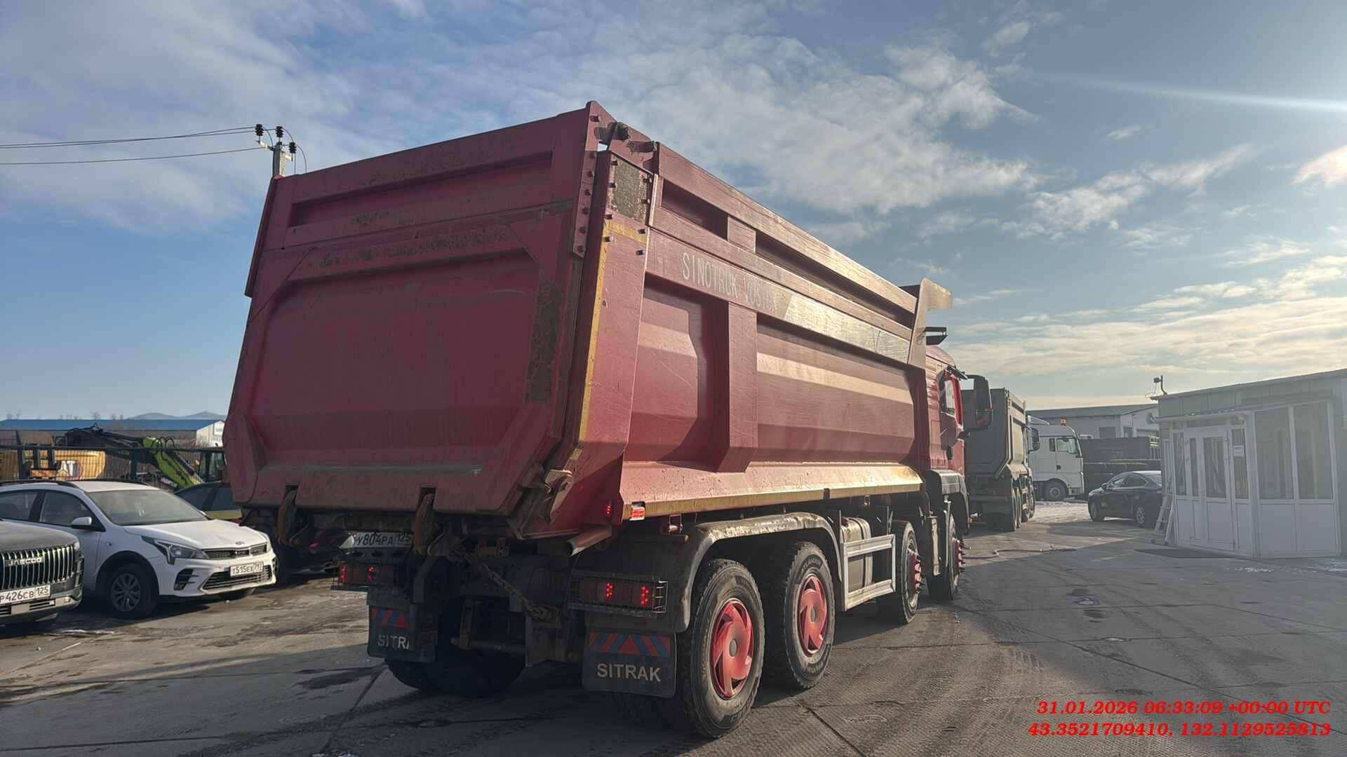 Sitrak ZZ3316V306ME,  285 370 км, 2022 года в лизинг