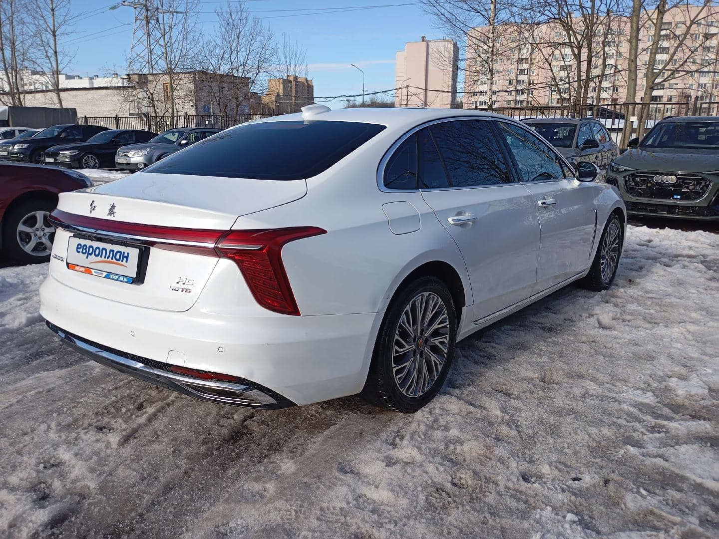 Hongqi H5,  162 370 км, 2023 года в лизинг