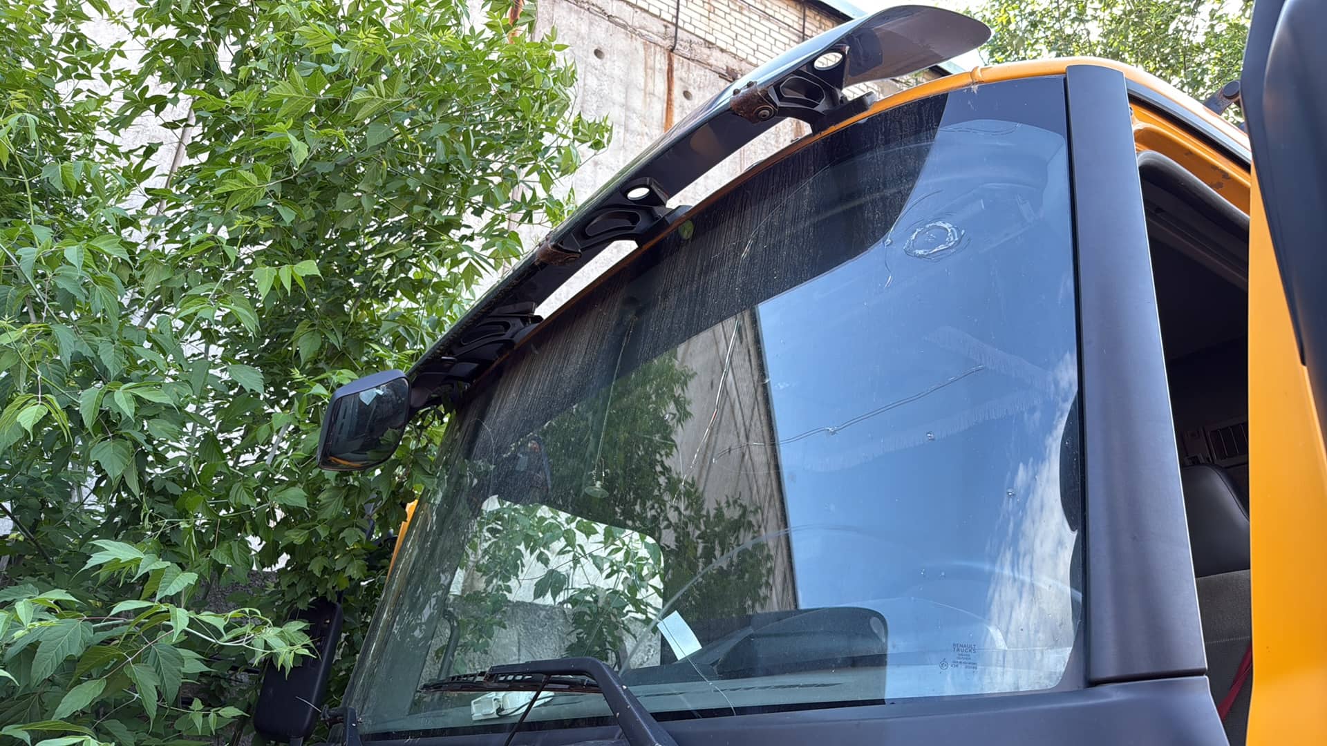 Renault К 440 8X4 (Day cab),  657 000 км, 2017 года в лизинг
