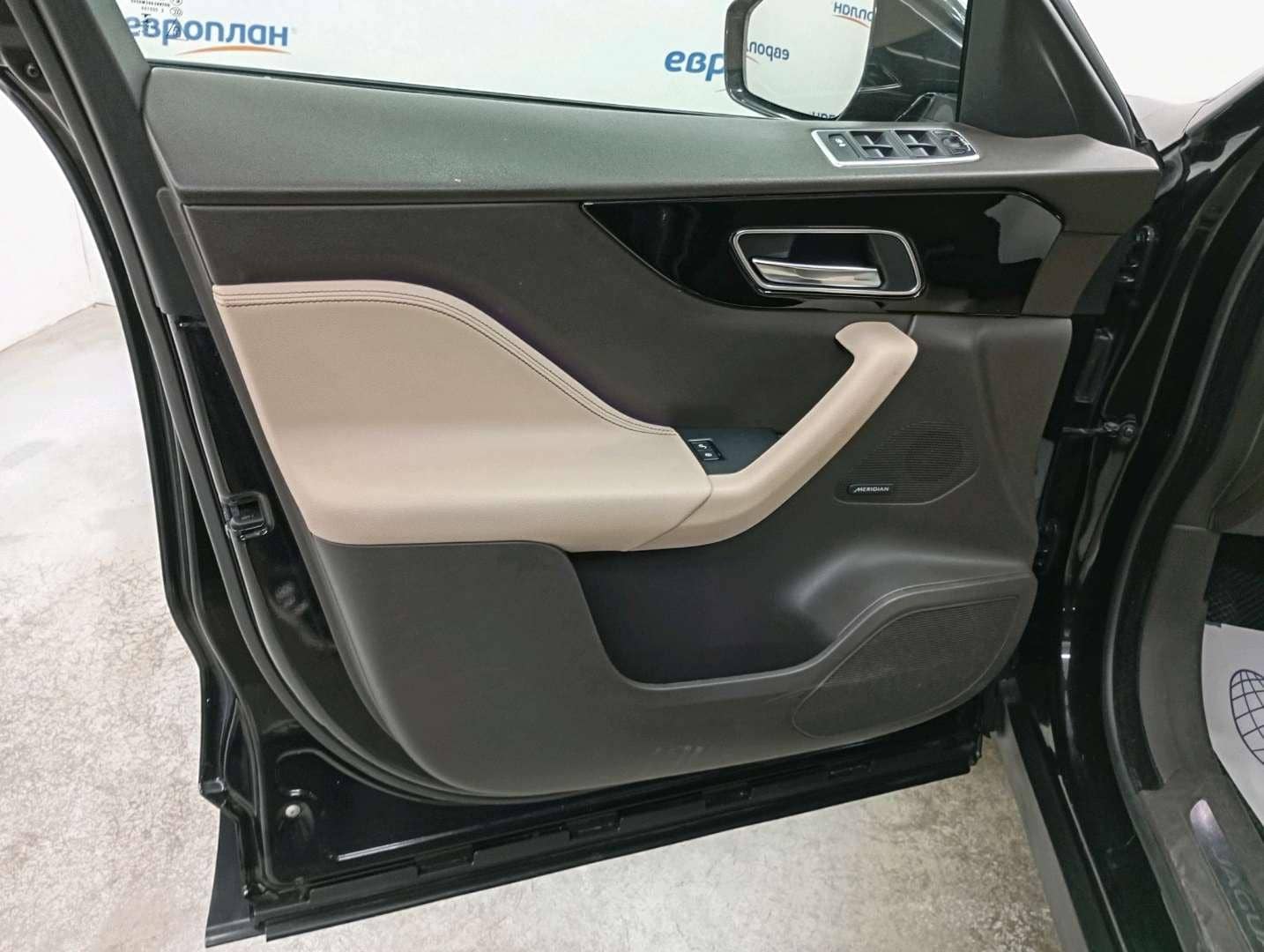 Jaguar F-PACE,  144 037 км, 2018 года в лизинг