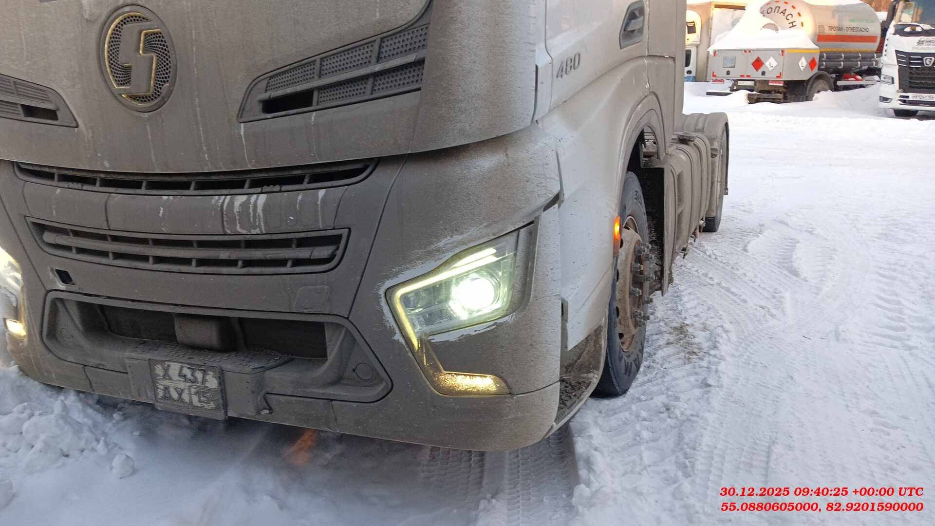 Shacman SX4188YY381,  213 288 км, 2023 года в лизинг