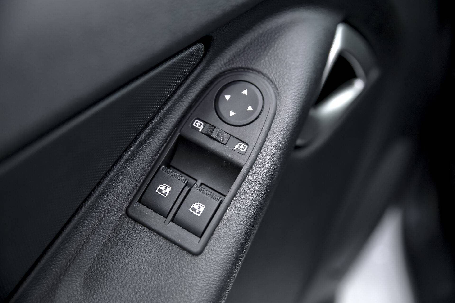 Lada Granta Sportline седан Comfort 24 1.6 106hp 5MT