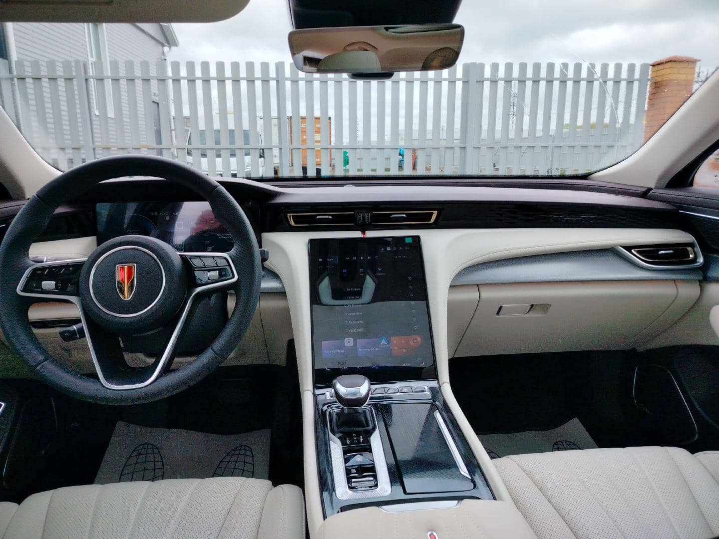 Hongqi H5,  1 008 км, 2024 года в лизинг