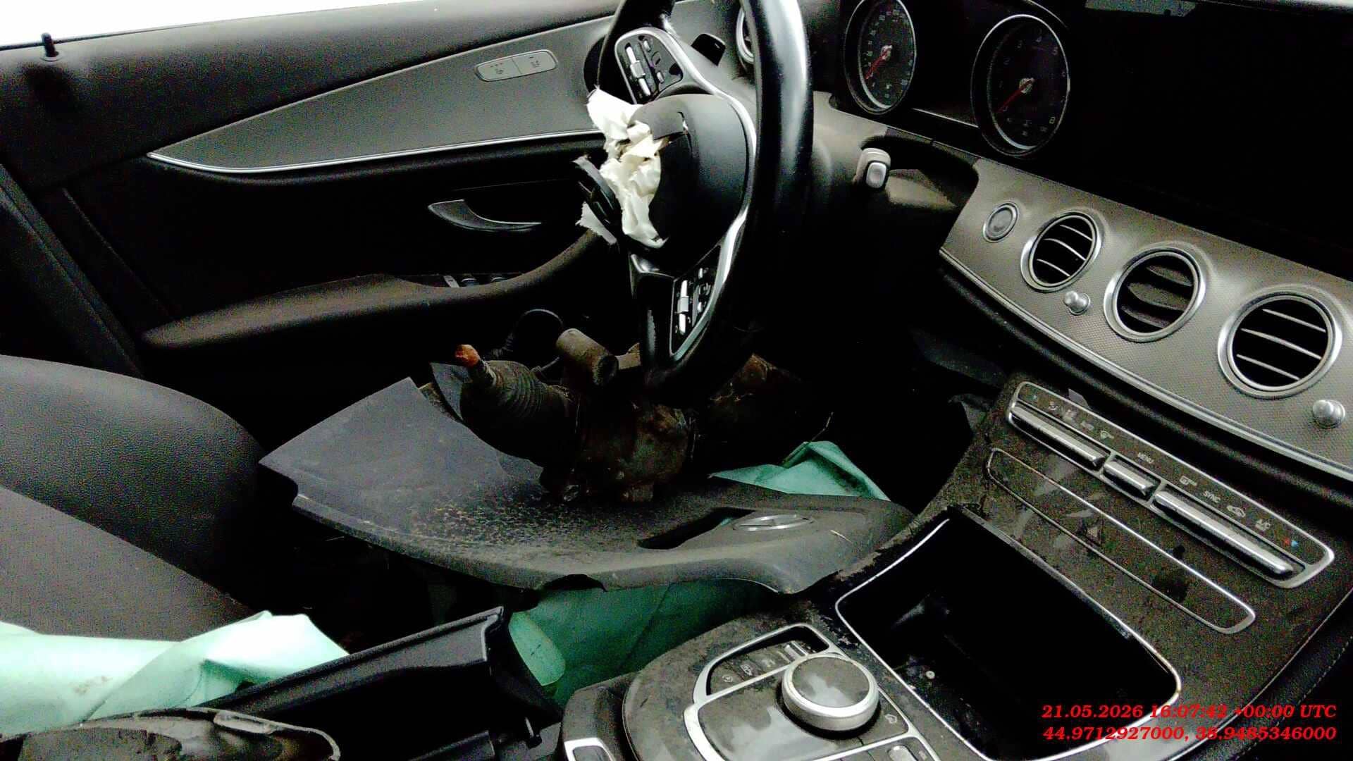Mercedes-Benz E седан,  100 000 км, 2018 года