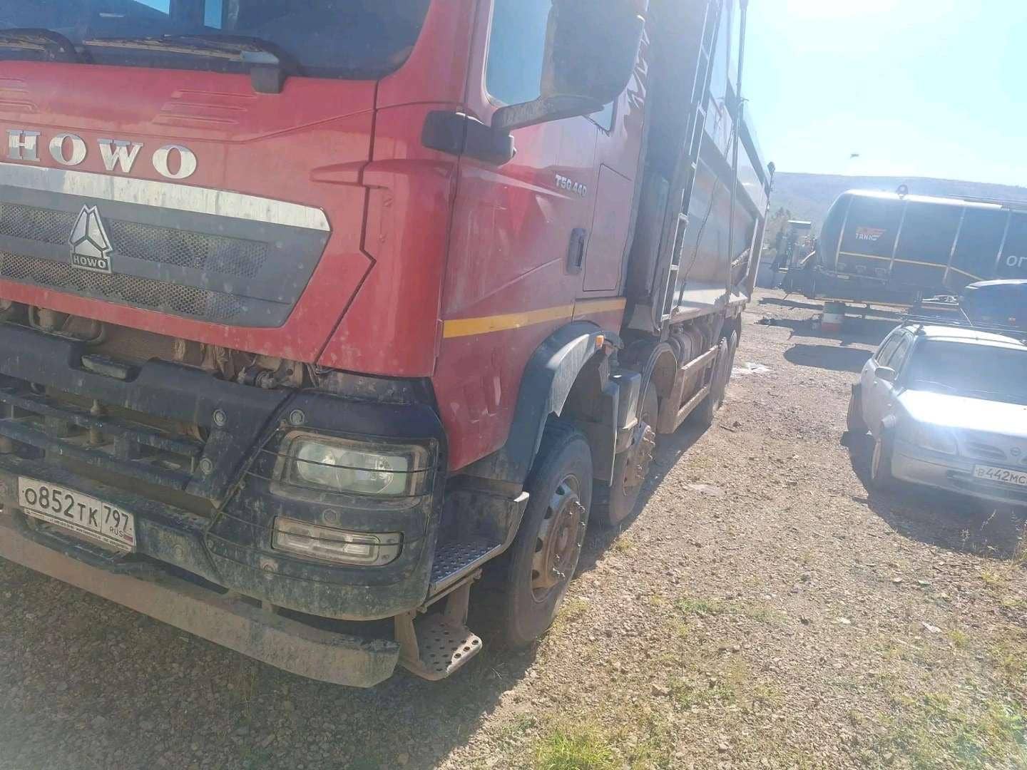 HOWO ZZ3317V386GE1 8х4,  195 381 км, 2023 года в лизинг