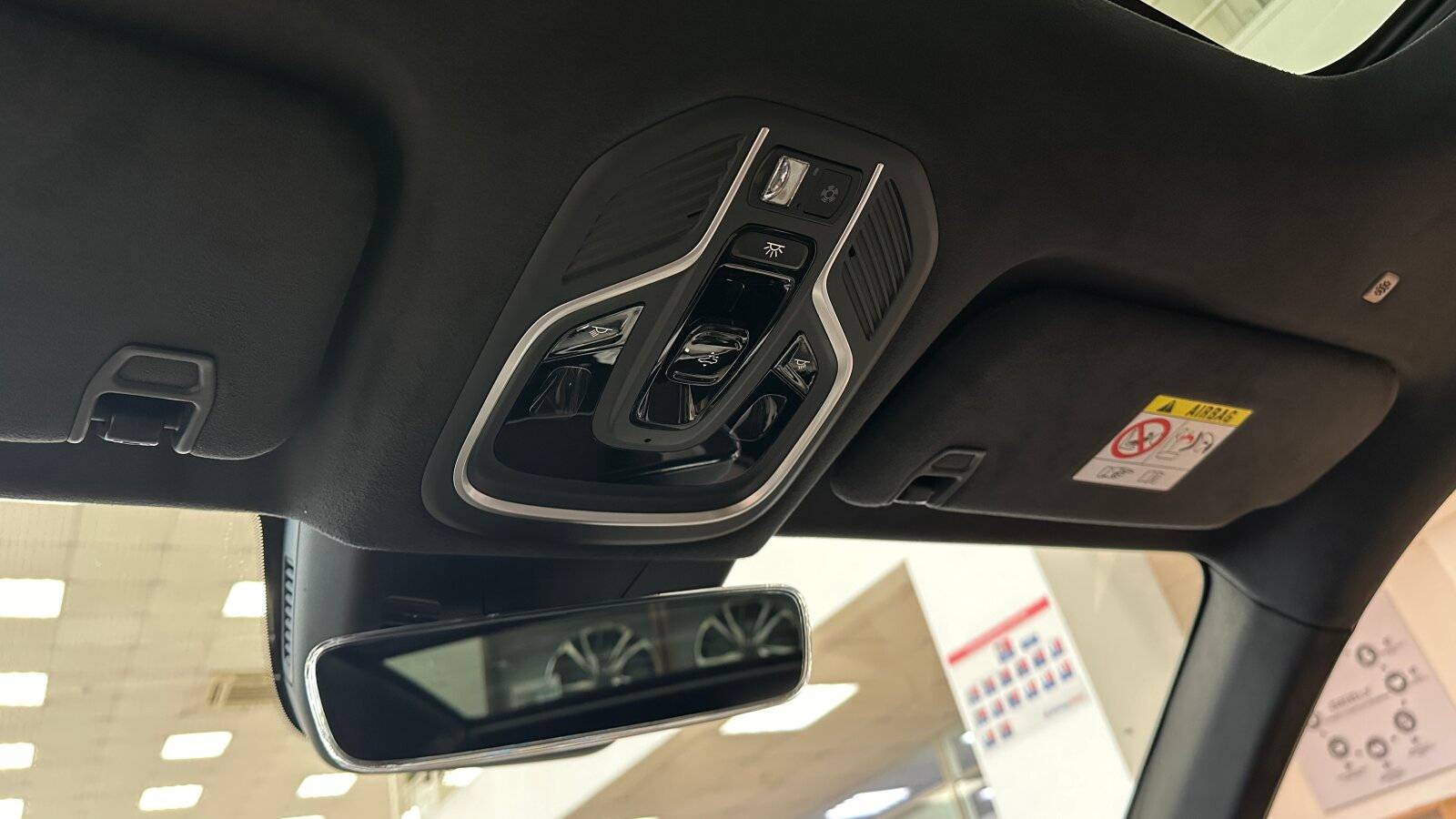 Geely Monjaro Exclusive 2.0T (238 hp) 8AT 4WD