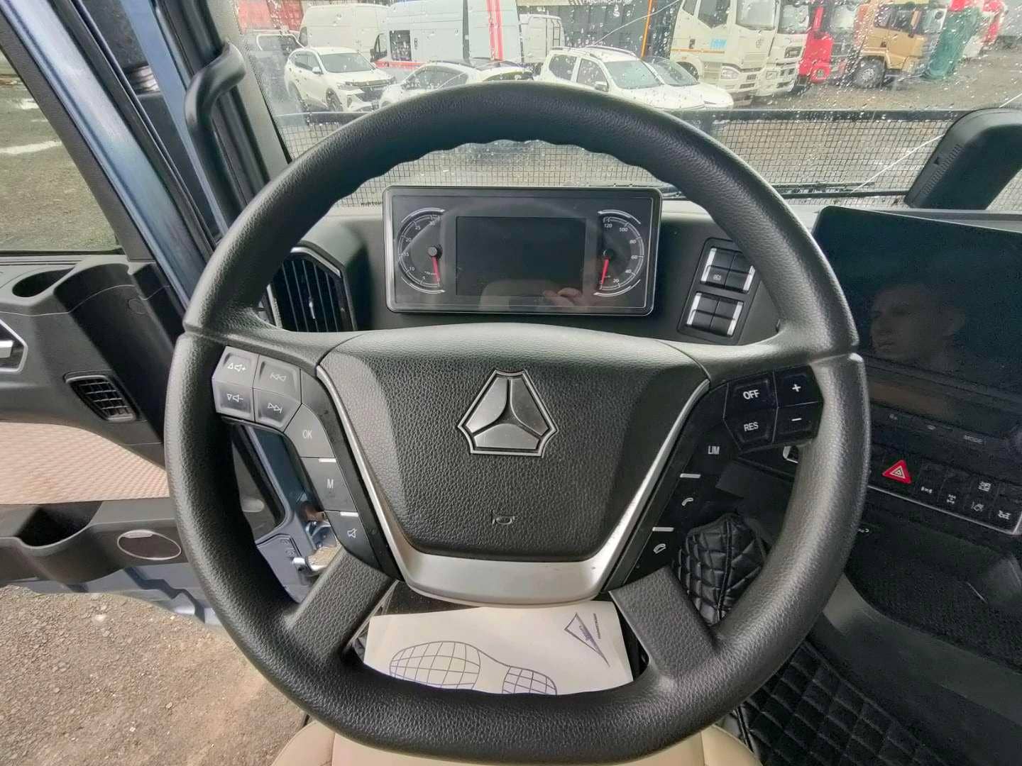 Sitrak С7Н MAX 6×4 ZZ4256V364HE,  242 592 км, 2023 года в лизинг