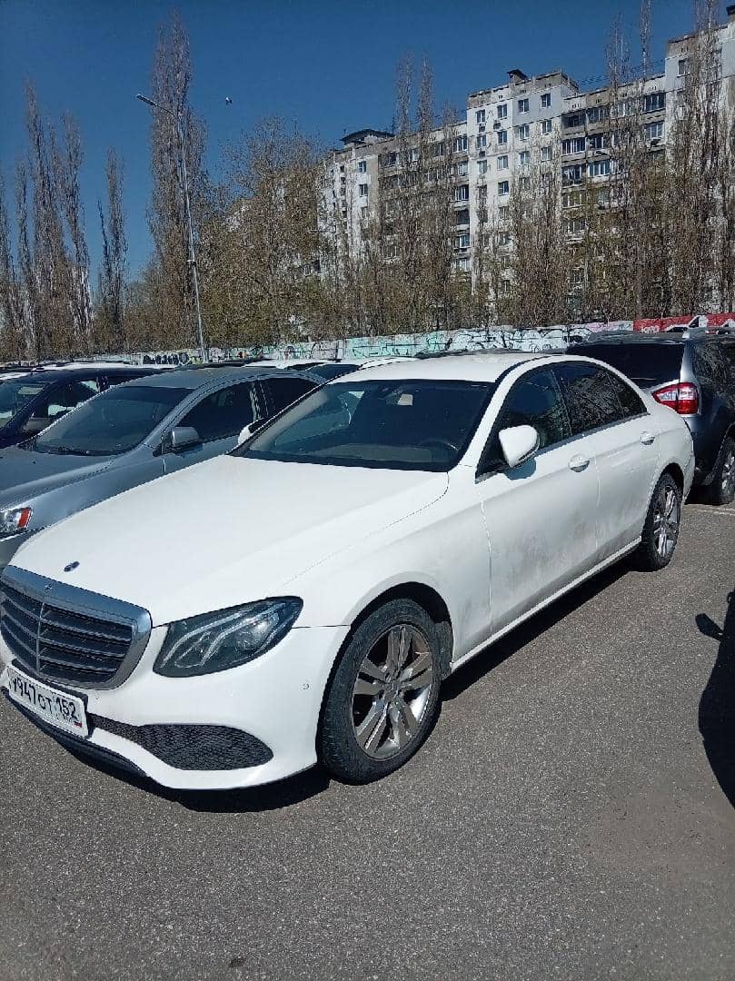 Mercedes-Benz E седан