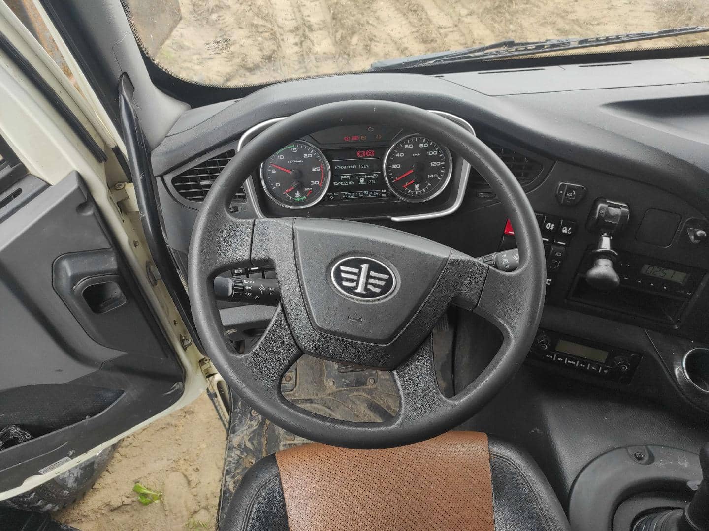 FAW CA3250P66K24L1TE5 6x6,  102 311 км, 2023 года в лизинг