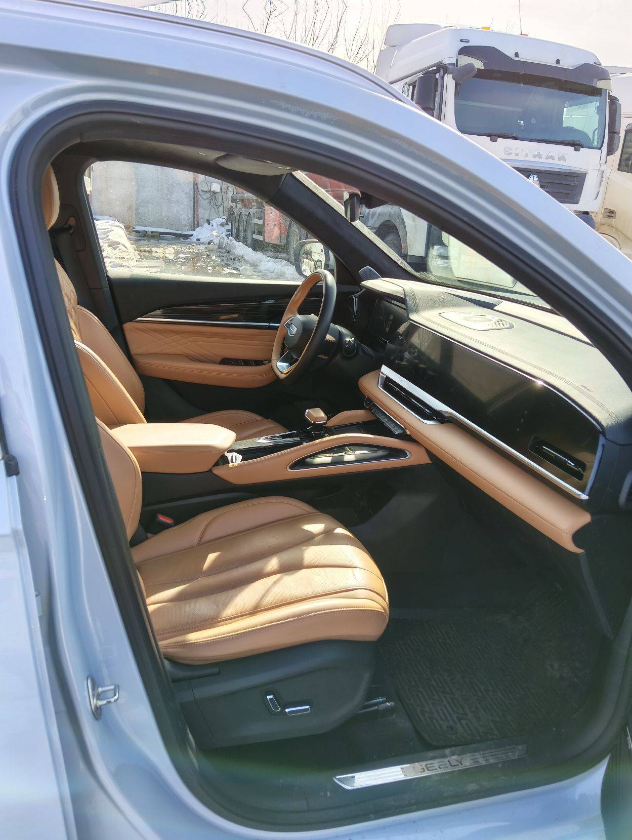 Geely Monjaro Hi-P (Xingyue L Hi-P),  40 068 км, 2022 года в лизинг